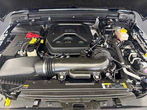 Used 2025 Jeep Wrangler Unlimited Sport image 21