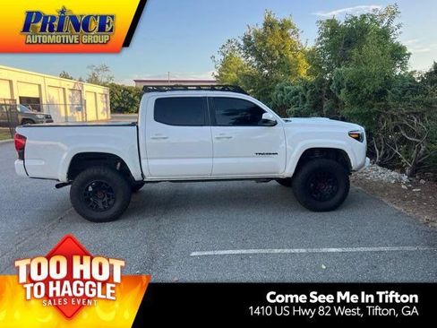 Used 2019 Toyota Tacoma TRD Sport AWD/4WD image 1