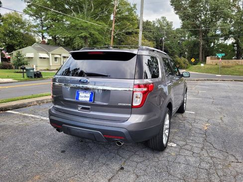 Used 2013 Ford Explorer XLT image 19
