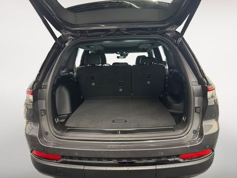 New 2025 Jeep Grand Cherokee Limited w/ Trailer Tow Package AWD/4WD image 13