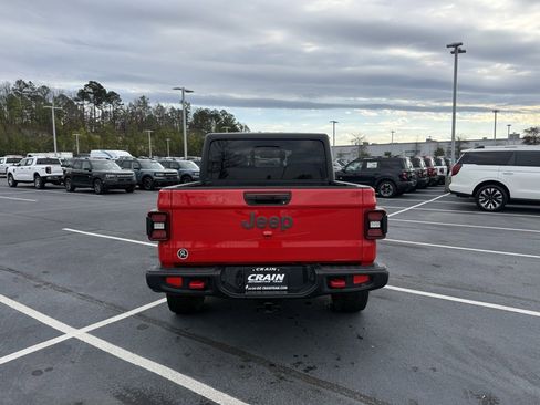 Used 2024 Jeep Gladiator Rubicon w/ Technology Group image 6