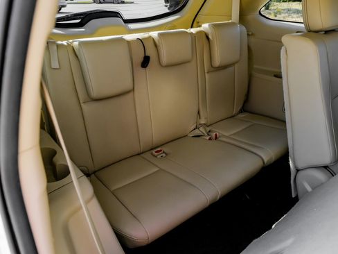 Used 2019 Toyota Highlander Limited FWD image 46