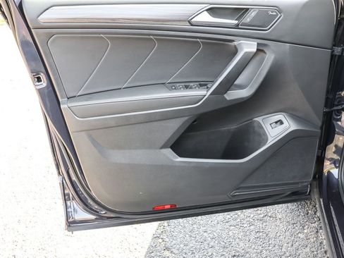 Used 2023 Volkswagen Tiguan SEL R-Line image 27