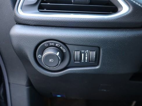 New 2026 Chrysler Pacifica Limited FWD image 17