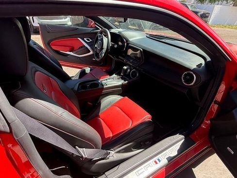 Used 2016 Chevrolet Camaro SS RWD image 11
