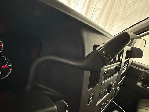 Used 2025 Chevrolet Express 3500 LT w/ LT Preferred Equipment Group image 23
