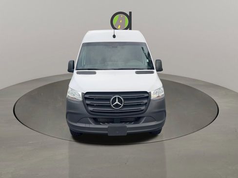 Used 2021 Mercedes-Benz Sprinter 2500 image 2