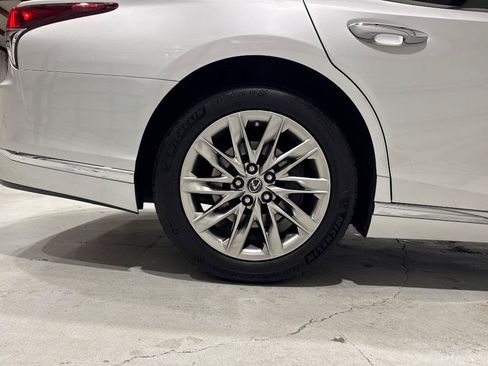 Used 2018 Lexus LS 500 w/ Accessory Package (Z1) RWD image 84