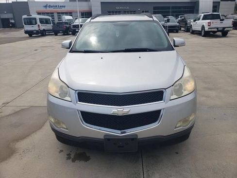 Used 2011 Chevrolet Traverse LT FWD image 11