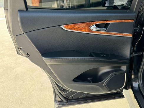 Used 2016 Lincoln MKX Select image 32