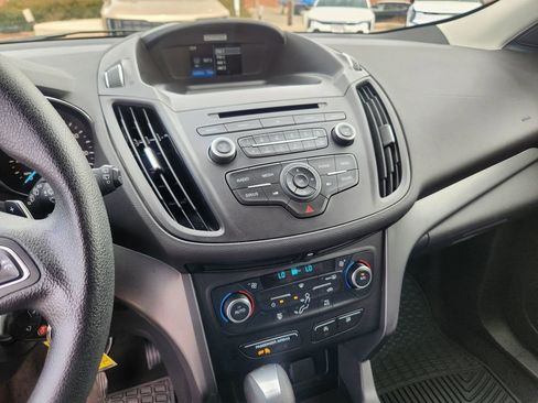Used 2017 Ford Escape SE image 24