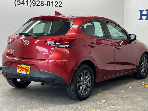 Used 2020 Toyota Yaris XLE image 3