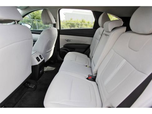 Used 2025 Hyundai Tucson SEL FWD image 14