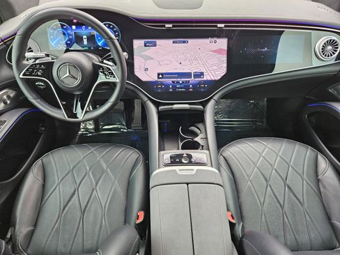 Used 2023 Mercedes-Benz EQS 580 4MATIC SUV image 17