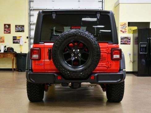 Used 2025 Jeep Wrangler Sport S image 16