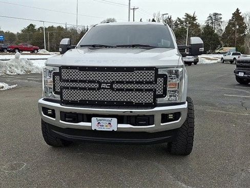 Certified 2017 Ford F250 Lariat image 3
