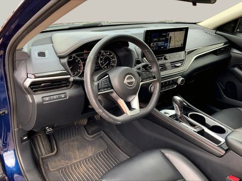 Used 2023 Nissan Altima 2.5 SR w/ SR Premium Package FWD image 18