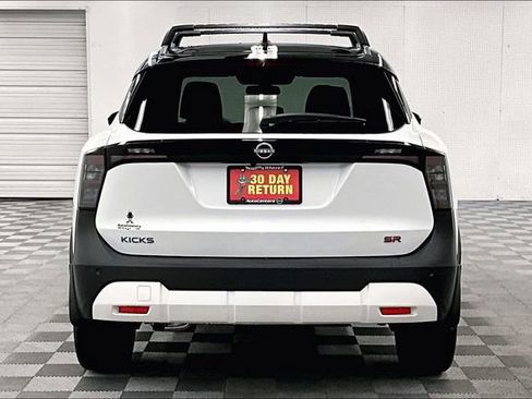 New 2026 Nissan Kicks SR w/ Cold Weather Package FWD image 5
