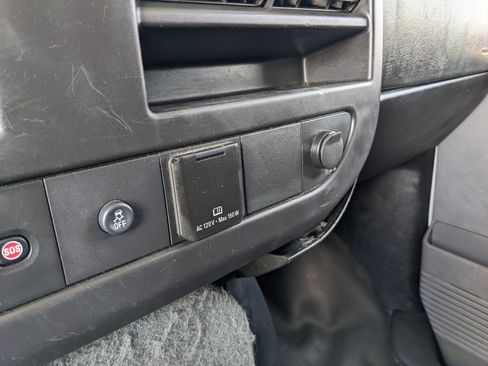 Used 2019 Chevrolet Express 2500 RWD image 28
