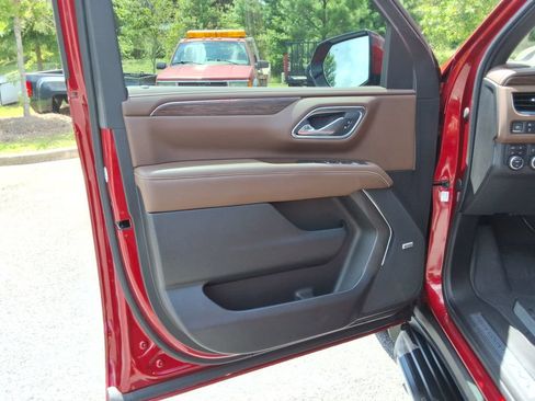 Certified 2023 Chevrolet Tahoe High Country w/ Advanced Technology Package AWD/4WD image 24