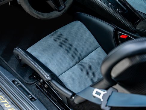 Used 2023 Porsche 718 Cayman GT4 RS RWD image 43