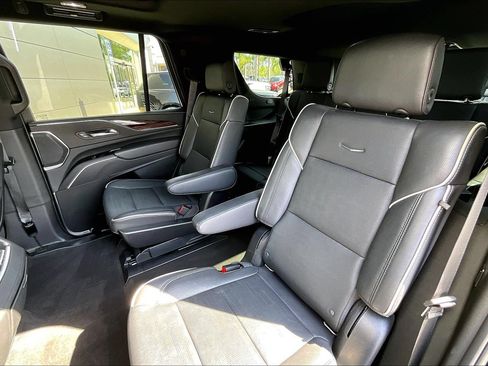 Used 2022 Cadillac Escalade Premium Luxury w/ Performance Package AWD/4WD image 26