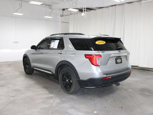 Used 2020 Ford Explorer XLT w/ Comfort Package RWD image 7