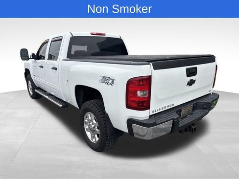 Used 2013 Chevrolet Silverado 2500 LT w/ Interior Plus Package AWD/4WD image 3