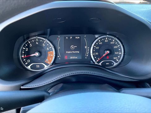 Used 2023 Jeep Renegade Latitude image 22