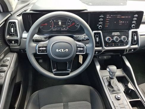 Certified 2023 Kia Sorento LX FWD image 12