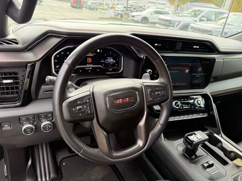 Used 2022 GMC Sierra 1500 AT4 w/ AT4 Premium Package image 11