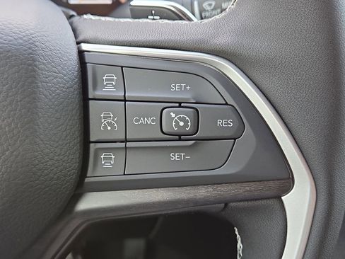 New 2025 Jeep Grand Cherokee L Limited w/ Trailer Tow Package AWD/4WD image 29