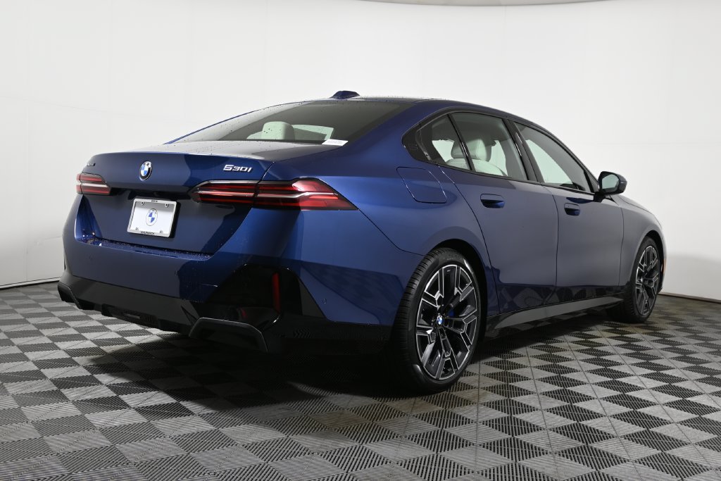Used 2026 BMW 530i xDrive AWD/4WD image 7