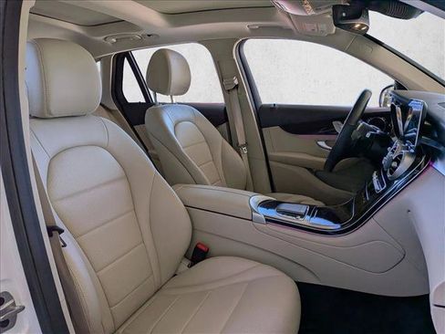 Certified 2022 Mercedes-Benz GLC 300 image 19