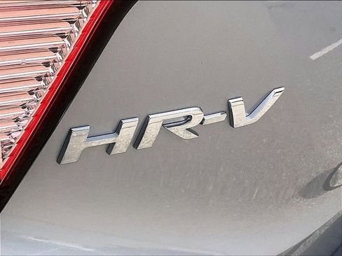 Used 2017 Honda HR-V LX image 28