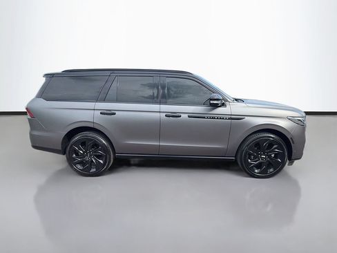 Used 2025 Lincoln Navigator Black Label AWD/4WD image 4