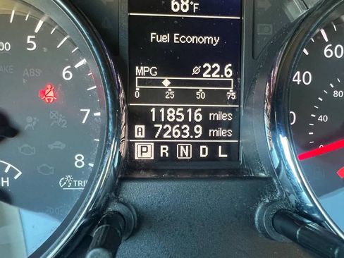 Used 2014 Nissan Rogue S w/ Convenience Package FWD image 8