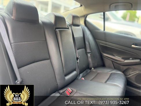 Used 2023 Nissan Altima 2.5 SR FWD image 9