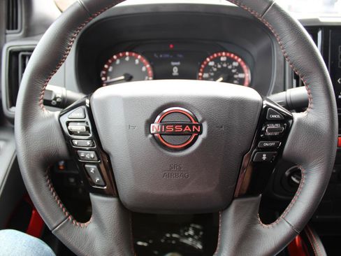 Used 2025 Nissan Frontier PRO-4X AWD/4WD image 13