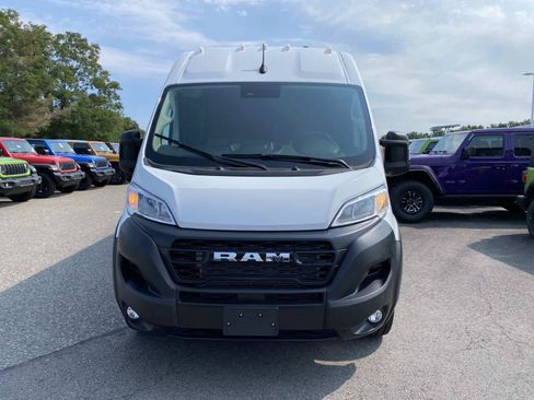 Used 2026 RAM ProMaster 2500 w/ Convenience Group FWD image 8