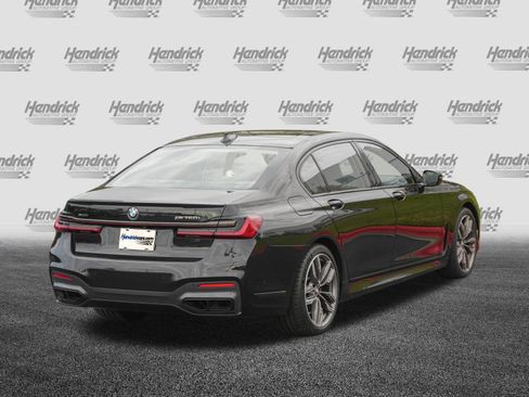 Certified 2022 BMW M760i xDrive w/ Luxury Rear Seating Package image 9