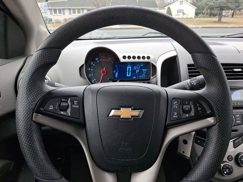 Used 2015 Chevrolet Sonic LT image 16