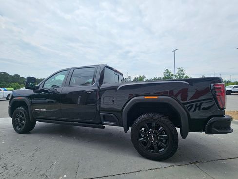 Used 2024 GMC Sierra 2500 AT4 w/ AT4 Premium Plus Package AWD/4WD image 5