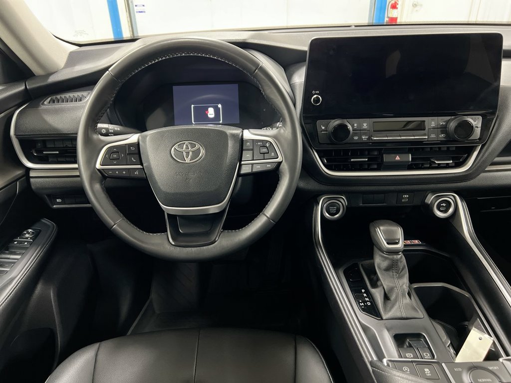 Used 2024 Toyota Grand Highlander FWD image 11