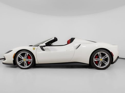 Used 2025 Ferrari 296 GTS RWD image 3