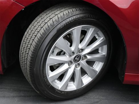 Used 2020 Toyota Camry LE image 20