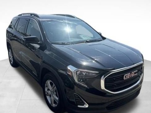 Used 2019 GMC Terrain SLE w/ Driver Convenience Package FWD image 2