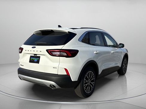 Used 2025 Ford Escape SE image 3