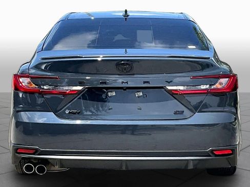 Used 2025 Toyota Camry SE FWD image 5