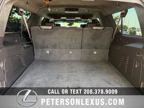 Used 2019 Cadillac Escalade ESV Platinum AWD/4WD image 23